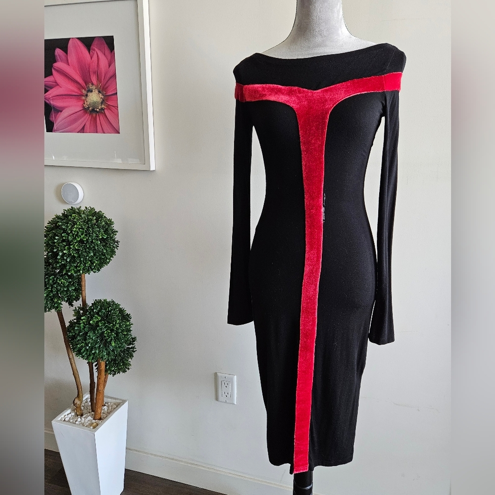 ISABEL DE PEDRO Black & Red Bodycon Dress